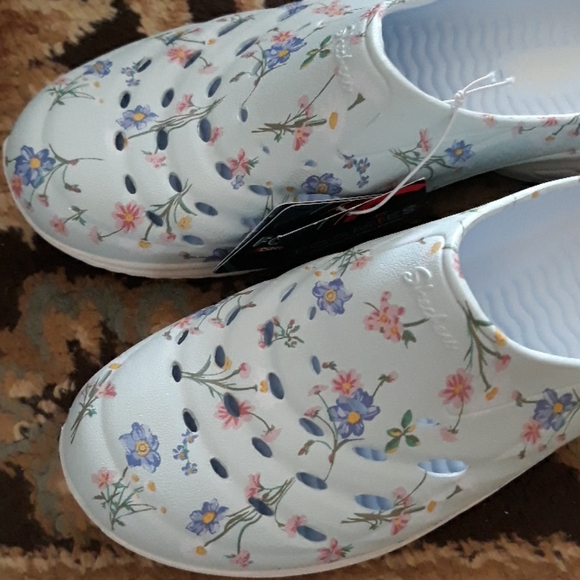 2x*Host Pick*Skechers Foamies slip on shoes - Picture 9 of 16